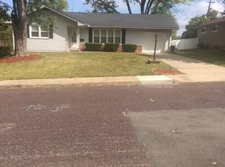 5314 N Robinhood Dr, Peoria, IL