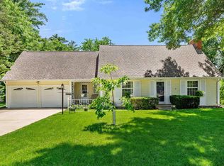 1925 Sunnyside Dr, Cedar Falls, IA 50613