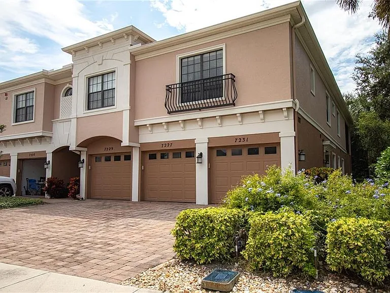 7231 Hamilton Rd — Photo 3
