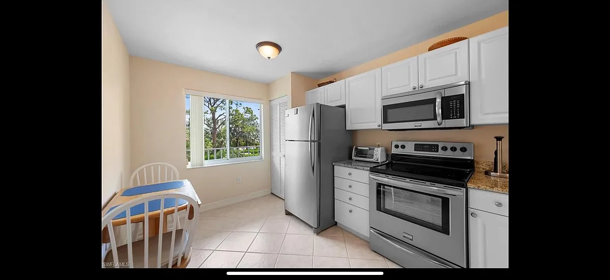 Building Photo - 3072 Sandpiper Bay Cir #202