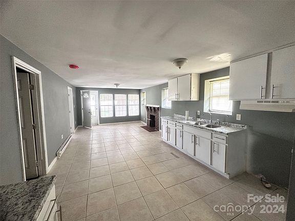 5th image of 805 W Alabama Ave