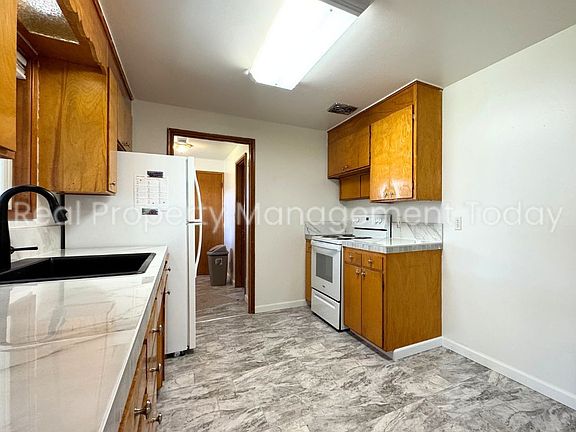 5th image of 10601 Doten Dr SW
