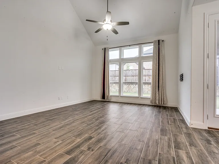 9448 Middle Ground Pl — Photo 15
