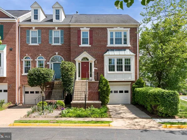 5811 Summerlake Way, Centreville, VA 20120