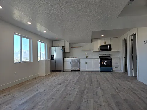 1522 W Russo Dr #BASEMENT Photo 1