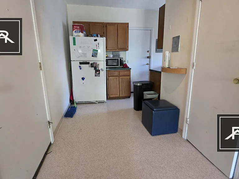 315 Summit Ave #8 — Photo 1