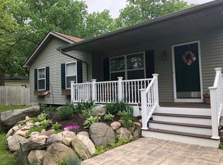 714 Carnes St, Fenton, MI 48430