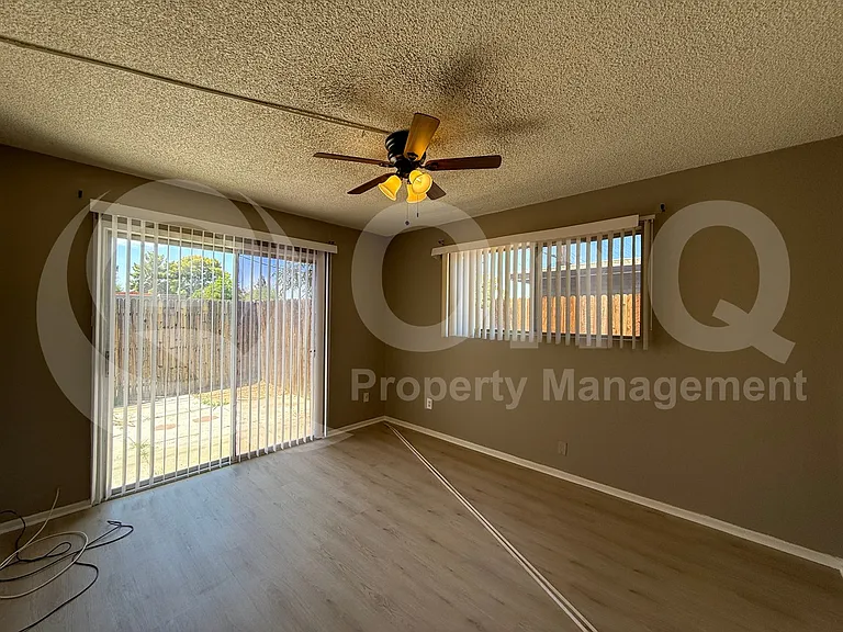 2201 W Belmont Ave #7 — Photo 9