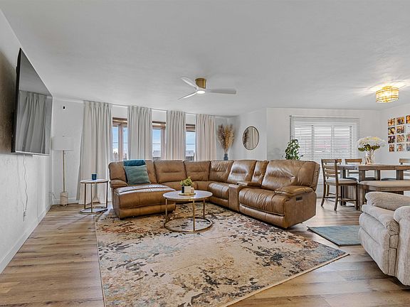 3rd image of 2525 Mandrake Dr