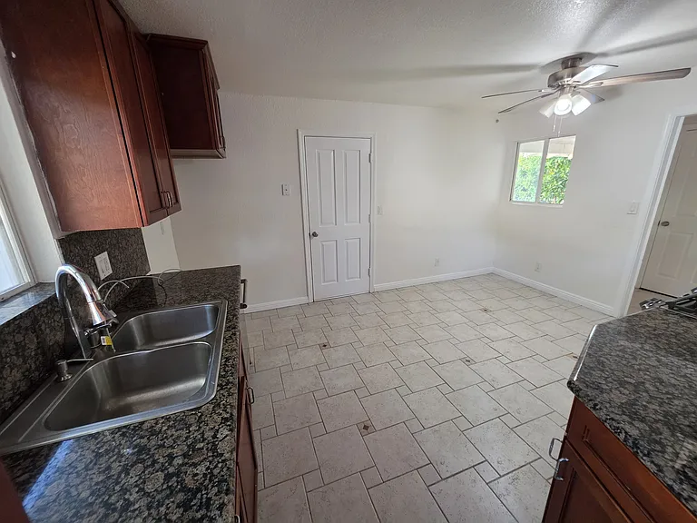 381 Marylinn Dr — Photo 8