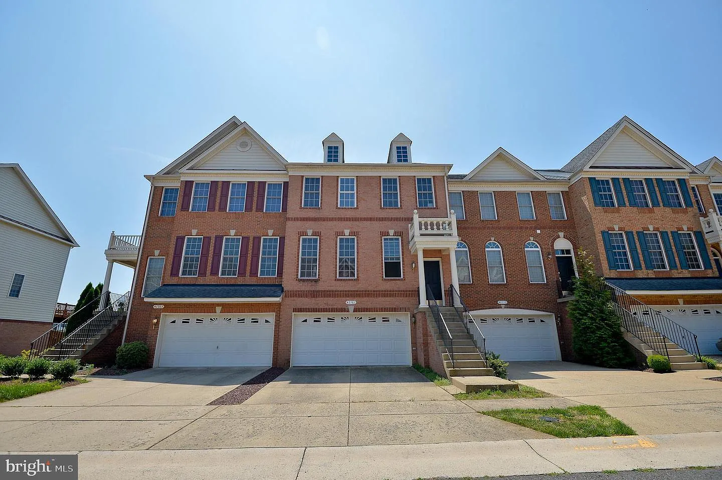 3 bed, 2.5 bath, 2688 sqft, $3,100 — Photo 1