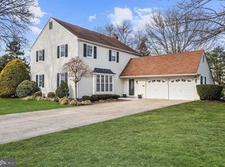 279 Burning Tree Rd, Delran, NJ 08075