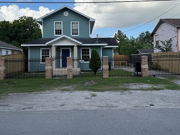 2nd image of 713 Medina St