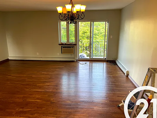 Rented by Century 21 Unique Realty | media 2