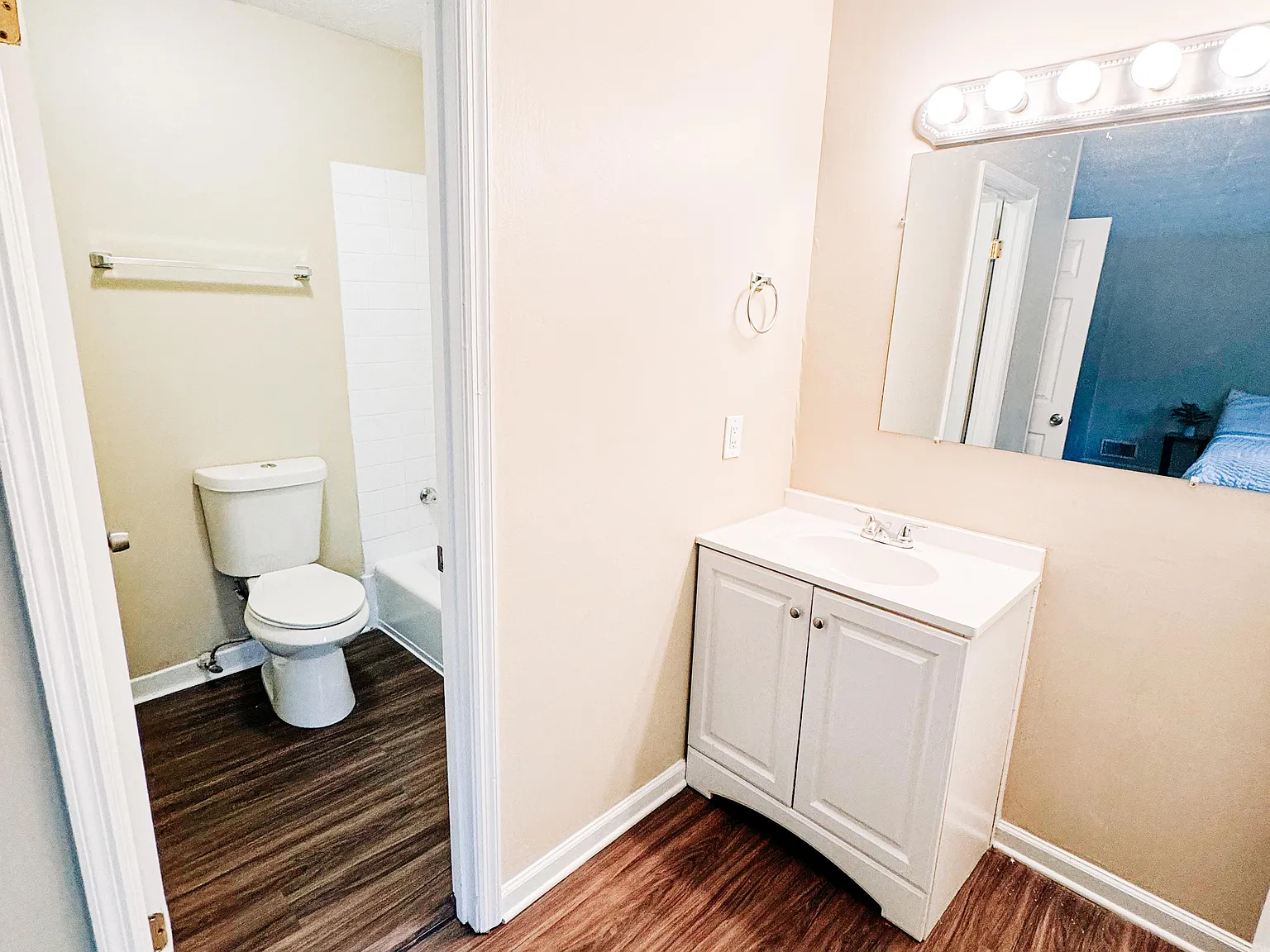 4 bed, 4.0 bath, 2700 sqft, $1,161 — Photo 3