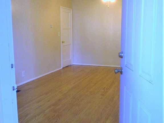 4th image of 1825 Wayne Ave #1831