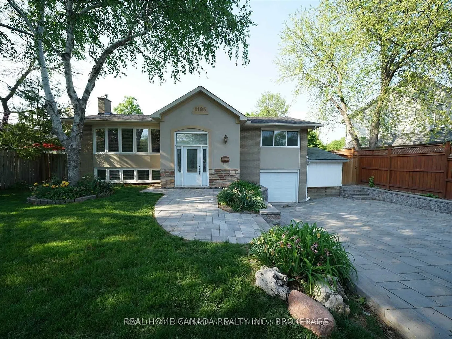 3 bed, $3,000 — Photo 1