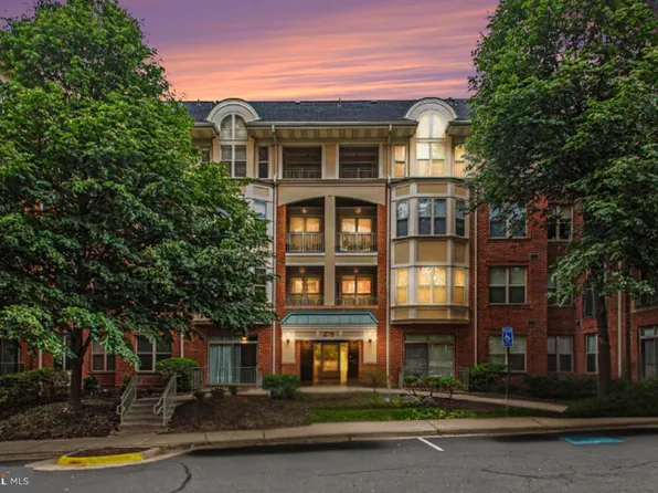 11775 Stratford House Pl APT 112, Reston, VA 20190