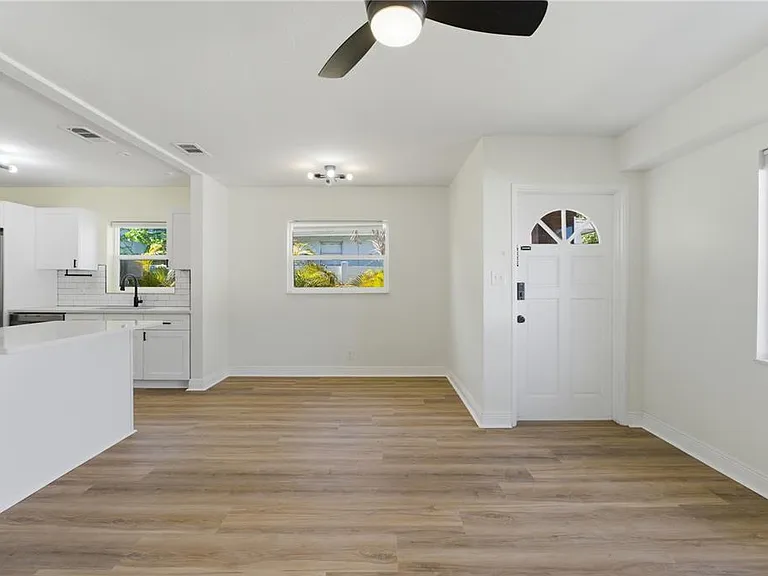 7005 N Duncan Ave #A — Photo 20