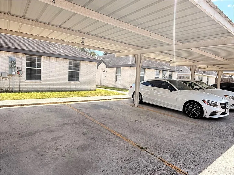 2113 W Carlos Dr — Photo 13