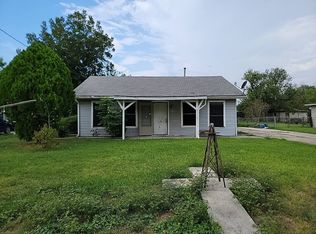 1205 La Valliere St, Victoria, TX 77901