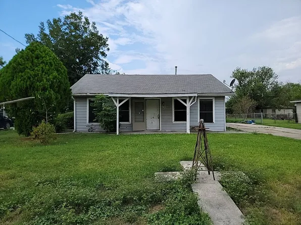 1205 La Valliere St, Victoria, TX 77901