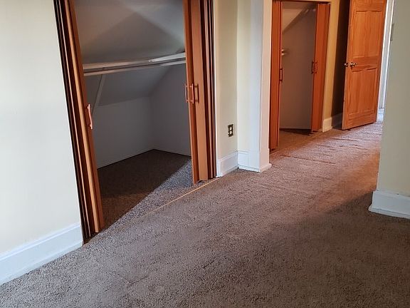 2nd image of 2609 Boulevard Pl