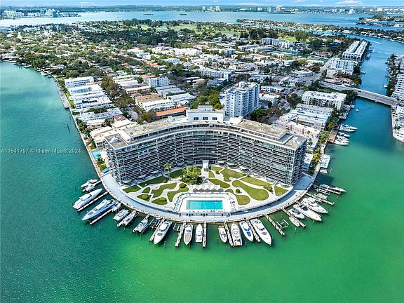 3rd image of 900 Bay Dr APT 109