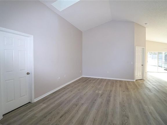 5th image of 4304 Iveyglen Ave