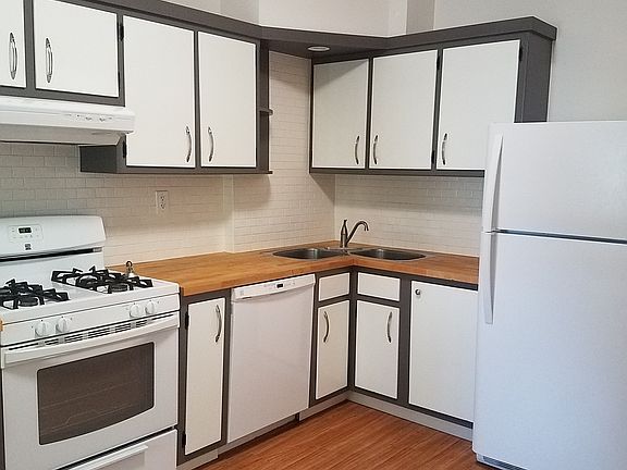 3rd image of 2232 W Chicago Ave APT 2R