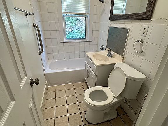 4th image of 50 Willowwood St #22