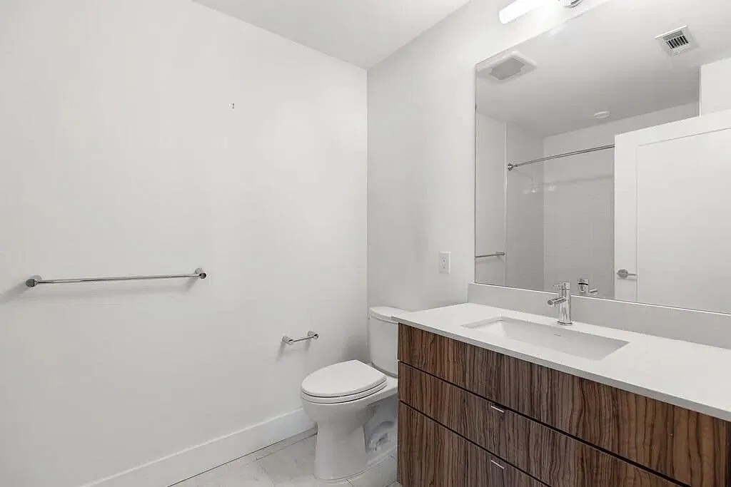 2 bed, 1030 sqft, $3,200 — Photo 2