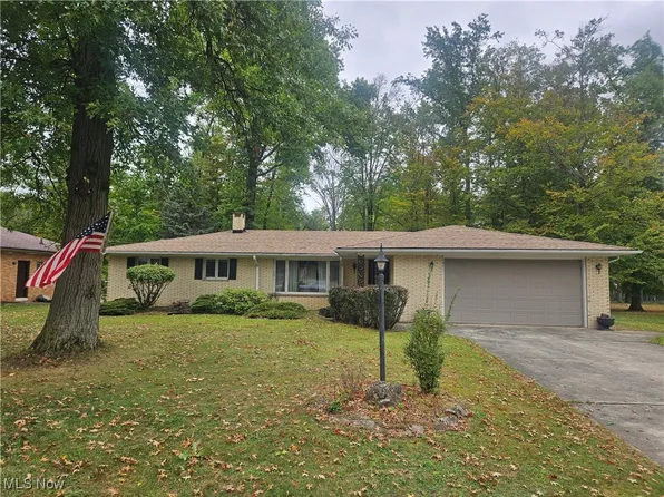 4754 Maple Ln, North Royalton, OH 44133