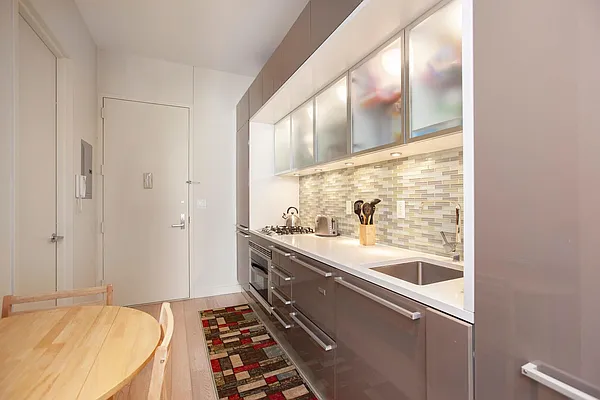 Sold by WIRE International Realty | media 5