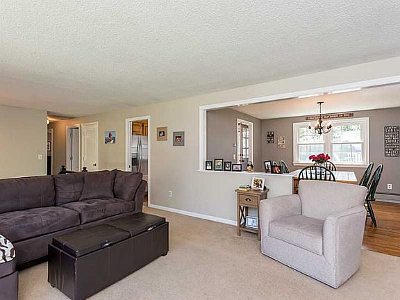 5th image of 16 Parkview Dr