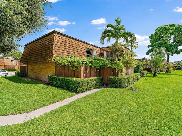 2313 23rd Ln #2313, Lake Worth, FL 33463
