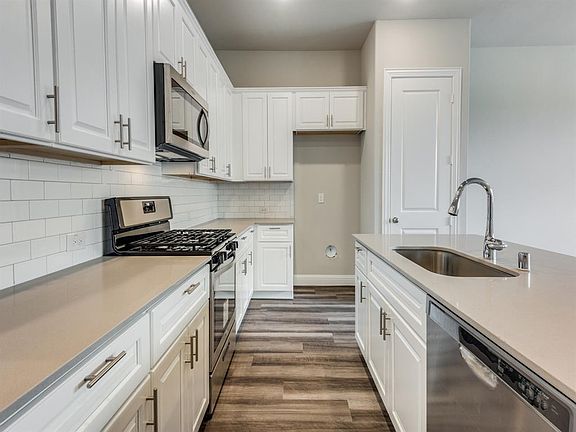 4th image of 4127 Kearsage Dr