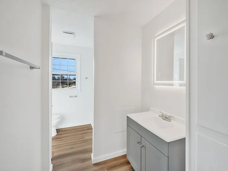 138 Roberta Dr — Photo 5