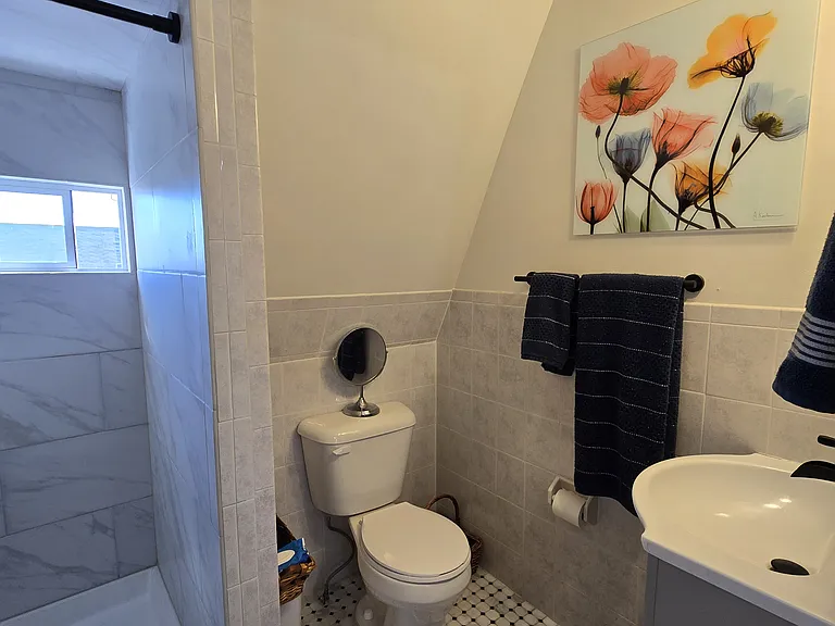 299 Maple St #3 — Photo 10