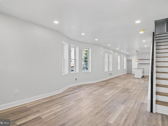 5th image of 5439 Catharine St