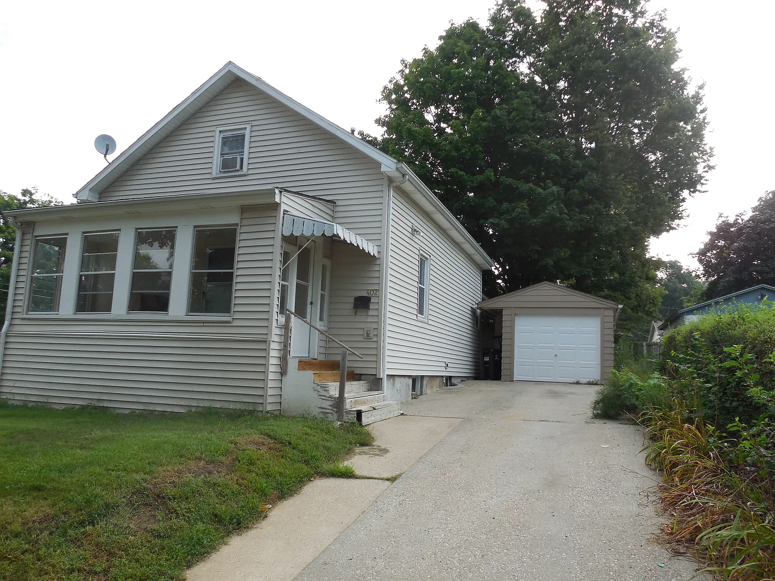 402 S Western Ave photo 1