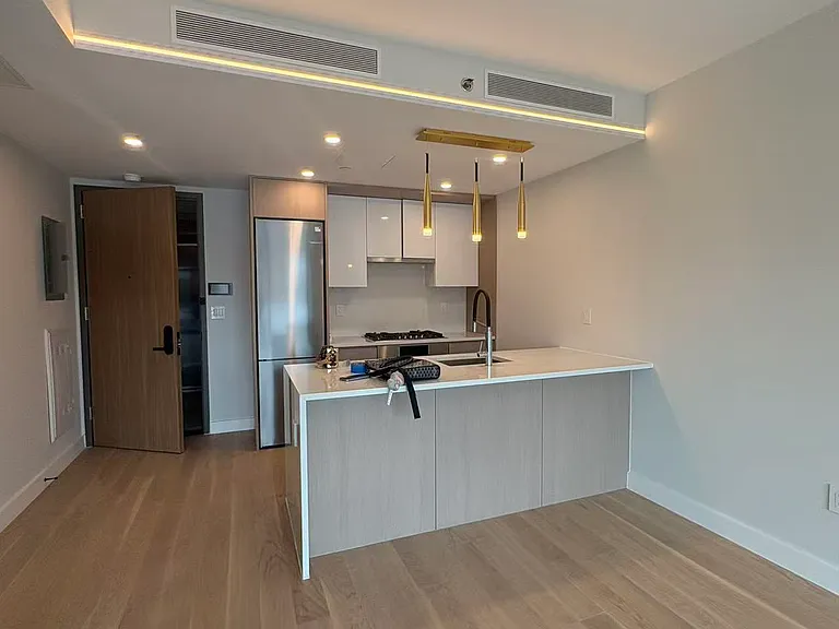 3820 Parsons Blvd #4 — Photo 2
