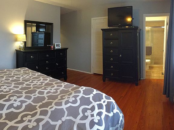 5th image of 12120 Lake Meade Dr