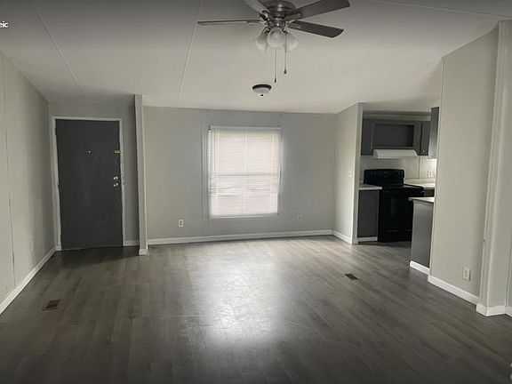 3rd image of 142 Dana Dr