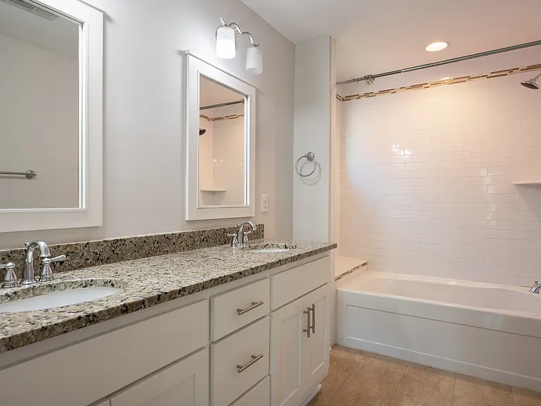 243 Huntley Ave — Photo 11