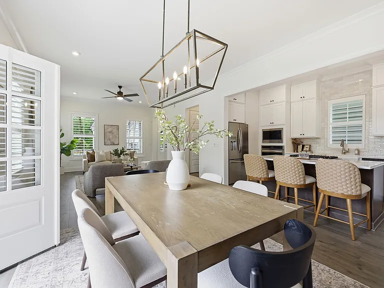 1017 Whistler St — Photo 15