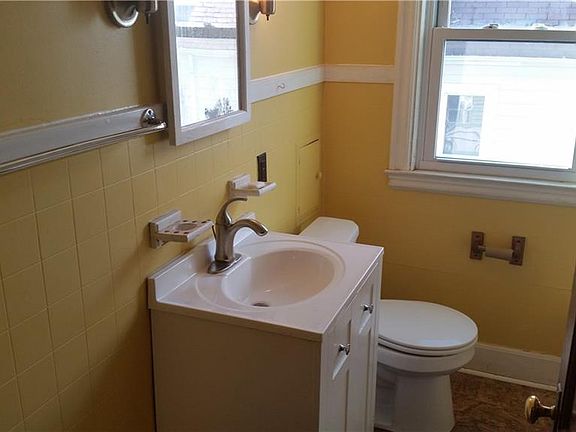4th image of 1462 Kensington Ave