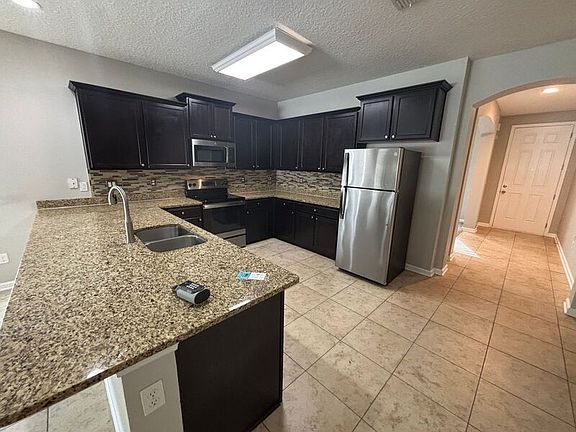 2nd image of 15841 Lexington Park Blvd