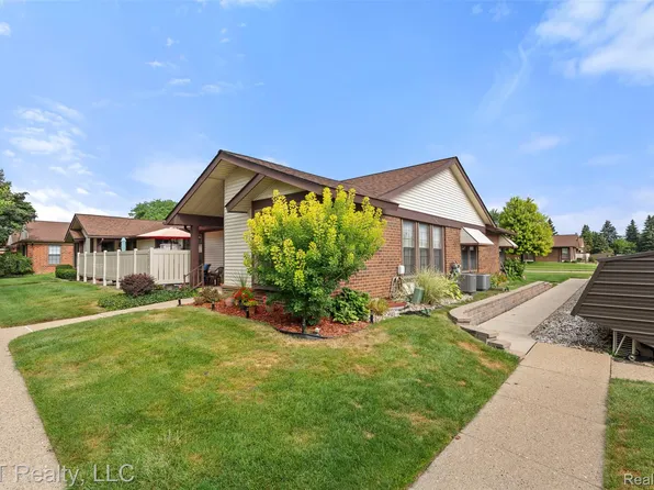 40699 Newport Dr #256, Plymouth, MI 48170