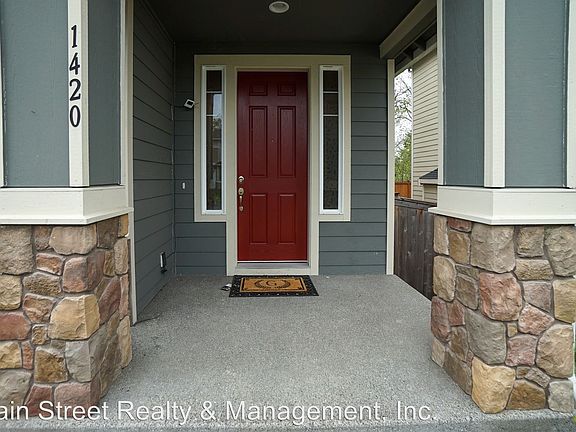 2nd image of 1420 34th St SE